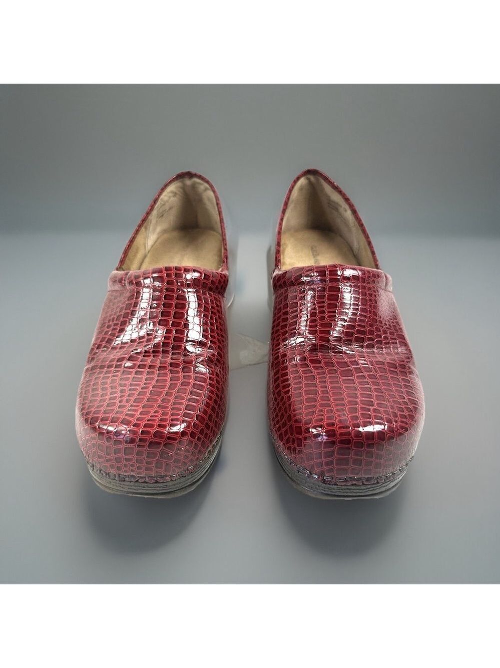 GH BASS & CO ROBYN RED EMBOSSED SLIP ON CLOGS size 10
